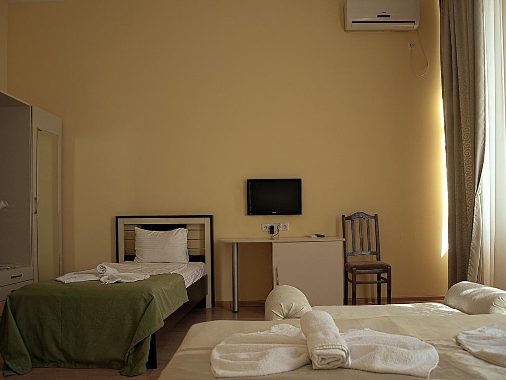 Hotel Tbilisi Garden الغرفة الصورة